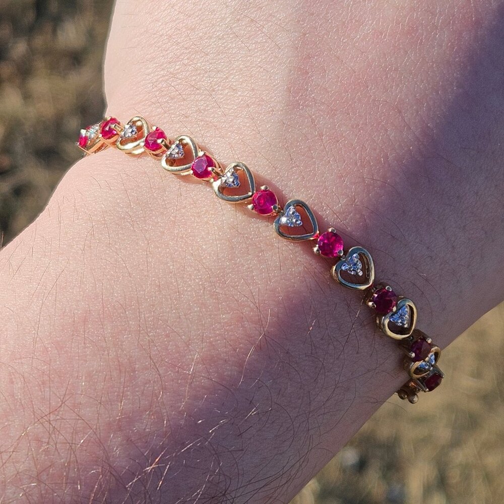 10KT Yellow Gold Diamond & Lab Grown Ruby Heart Link Tennis Bracelet 8 Inches - Picture 1 of 15
